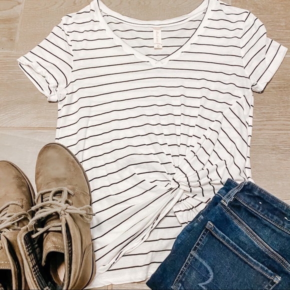 Altar’d State White and Black Striped V-Neck Knotted Front Top Women’s Size XS - Picture 3 of 7